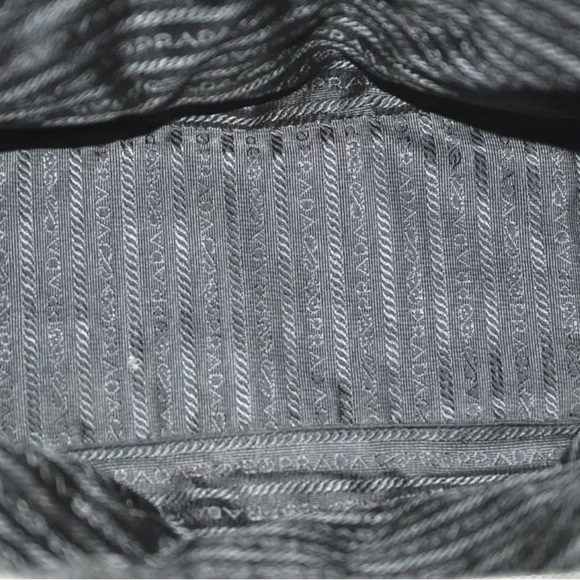 PRADA Black Vintage Nylon Tessuto Enamel Shoulder Tote Bag | Preloved 🖤🖤 - Picture 16 of 16